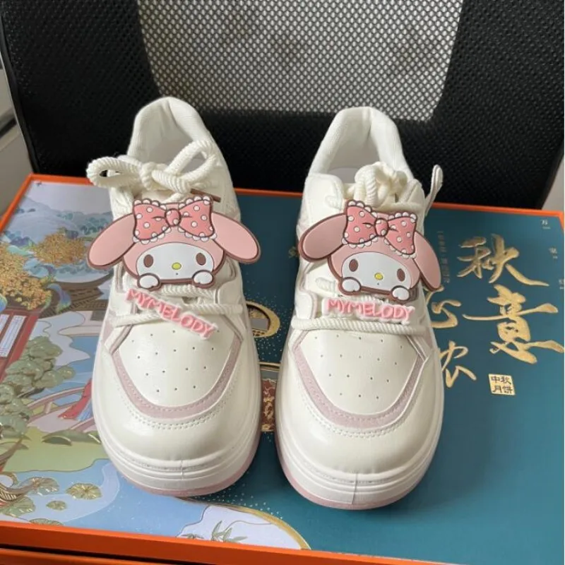 Женские кроссовки на платформе Sanrio розовые сникерсы в стиле преппи белые