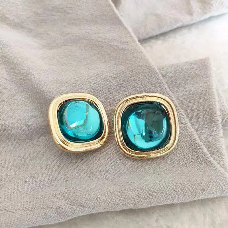 

New French Vintage Shiny Crystal Stud Earrings for Women Fashion Temperament Niche Geometric Square Clip Earrings Jewelry Gifts