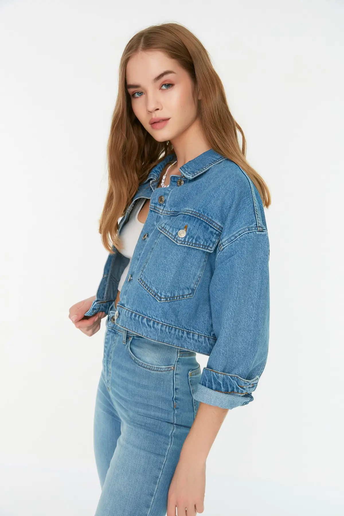 

Синяя укороченная джинсовая куртка TWOSS22CE0237