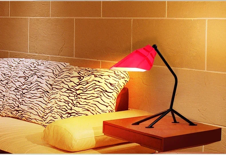 Креативная настольная лампа простая модная прикроватная в скандинавском стиле