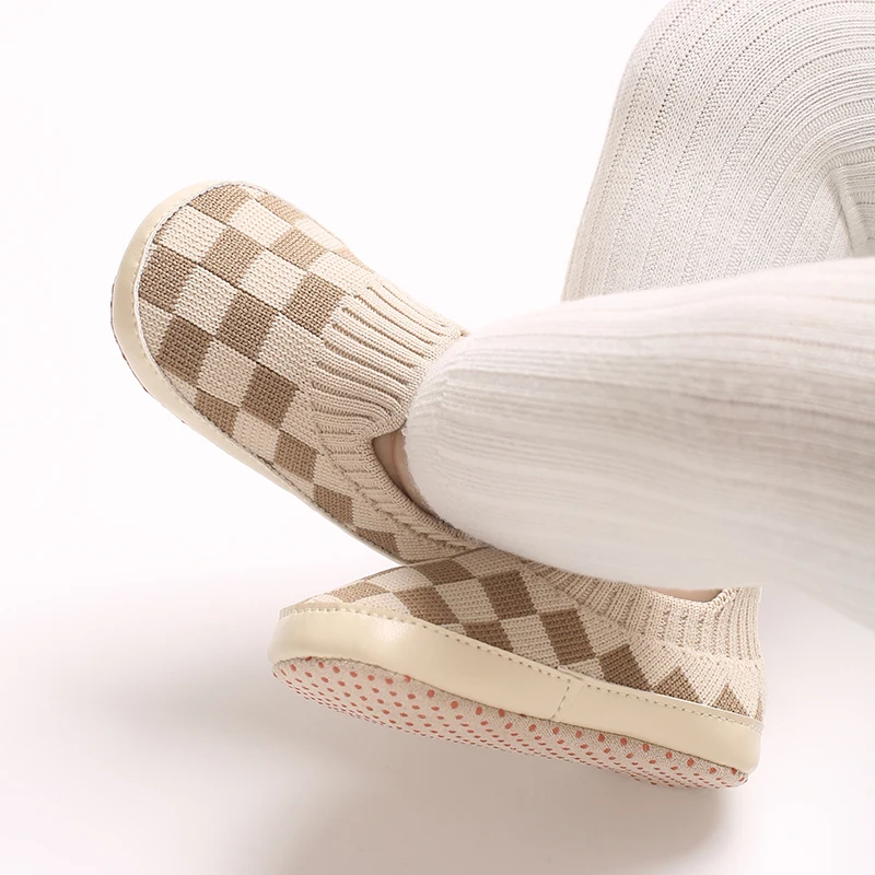 Детская нескользящая обувь на мягкой подошве возраст 0-18 месяцев