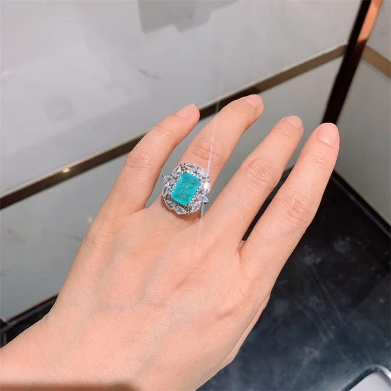 

Huitan Unique Design Blue Stone Rings for Women High Quality Silver Color Brilliant CZ Ring Engagement Wedding Trendy Jewelry