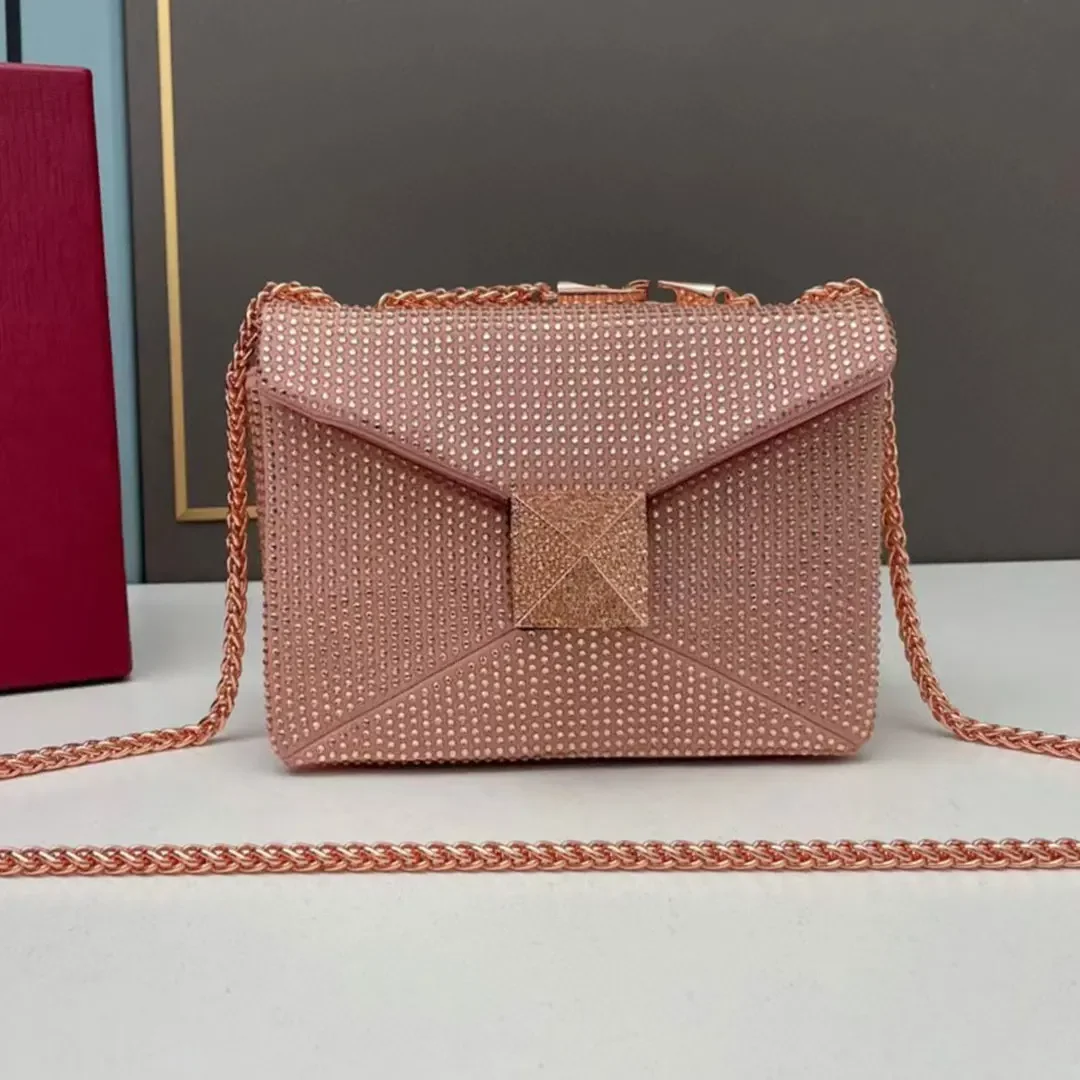 

Новые модные и элегантные сумки 2024 создают классическую элегантность. Съемные и регулируемые плечевые ремни для нескольких Карпов