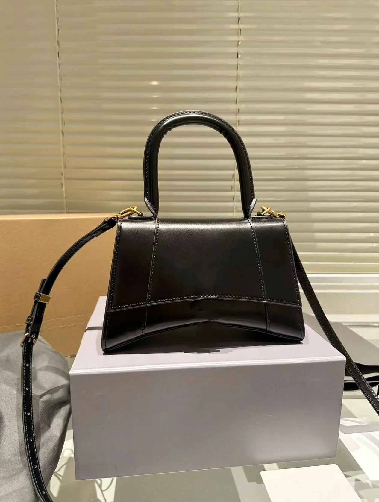 

Women's Luxury Designer Tote Top Cowhide Fashion Classic Hourglass Pillow Bag Cool Girl Trend Casual Shoulder Crossbody Bag
