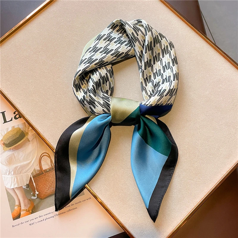 Пляжные парео 2022 года в дизайне принта на шелковом квадратном платке для женщин, шелковый шарф сатиновый, женская шаль, обмотка на голову, хиджаб, резинка для волос, эшарп, бандана.