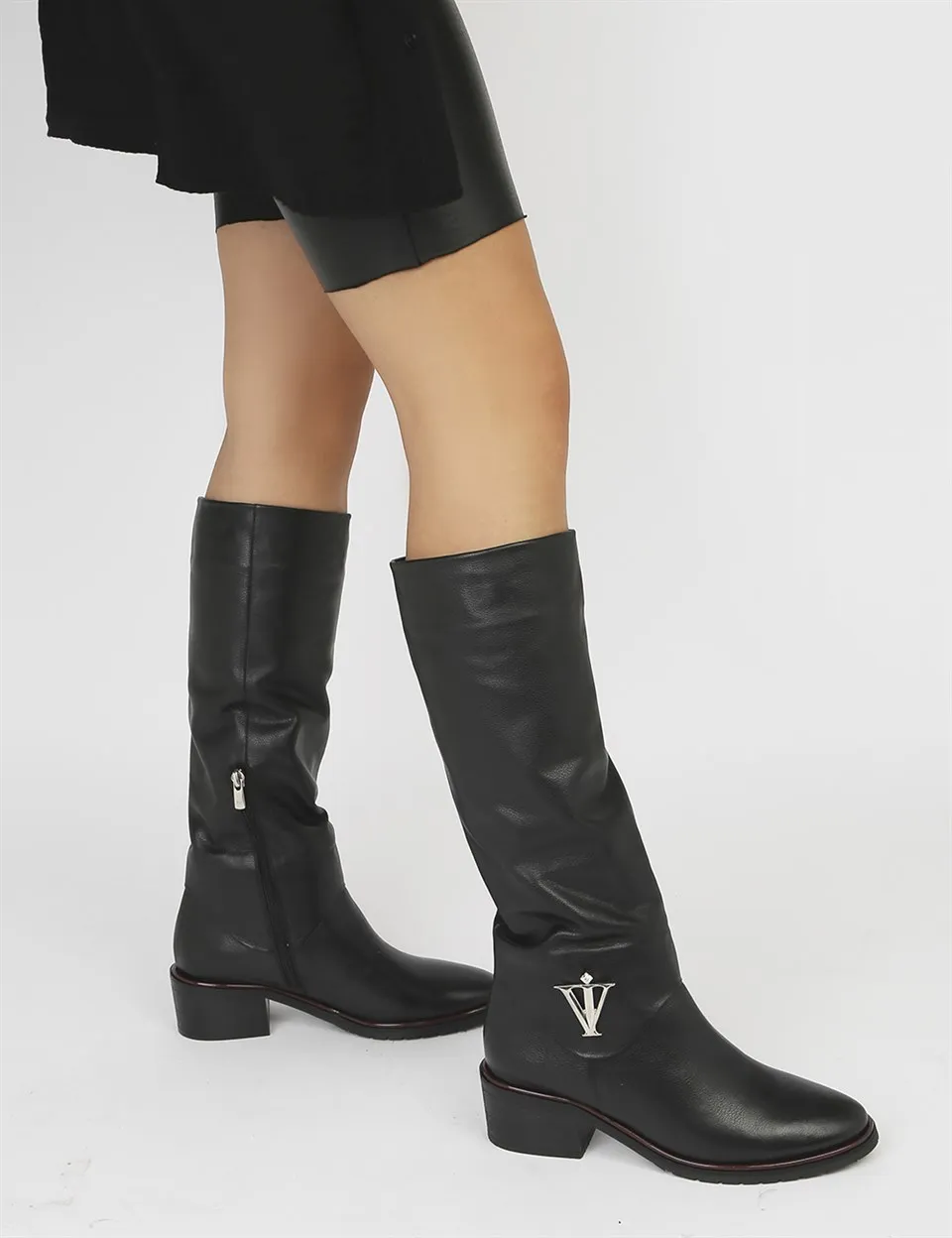 

Женские высокие ботинки ILVi из натуральной кожи ручной работы из красной и черной флойтерской кожи, осень/зима 2020