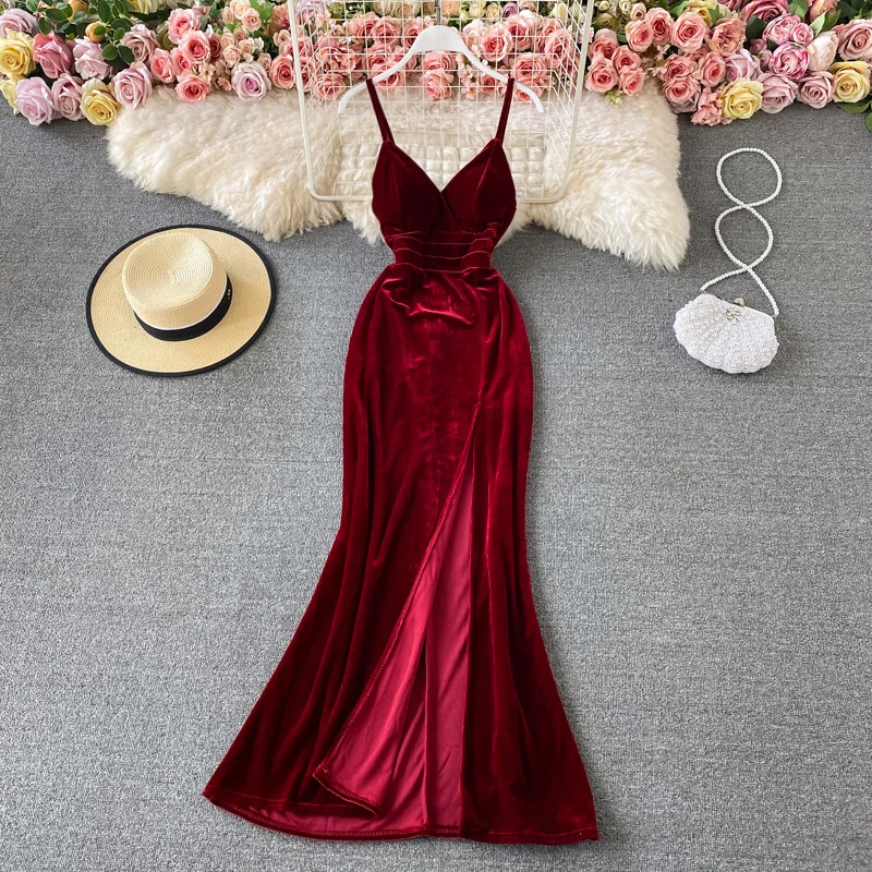 

Deep V Low-cut High-split Long Sling Sexy Halter Velvet Hip Dress