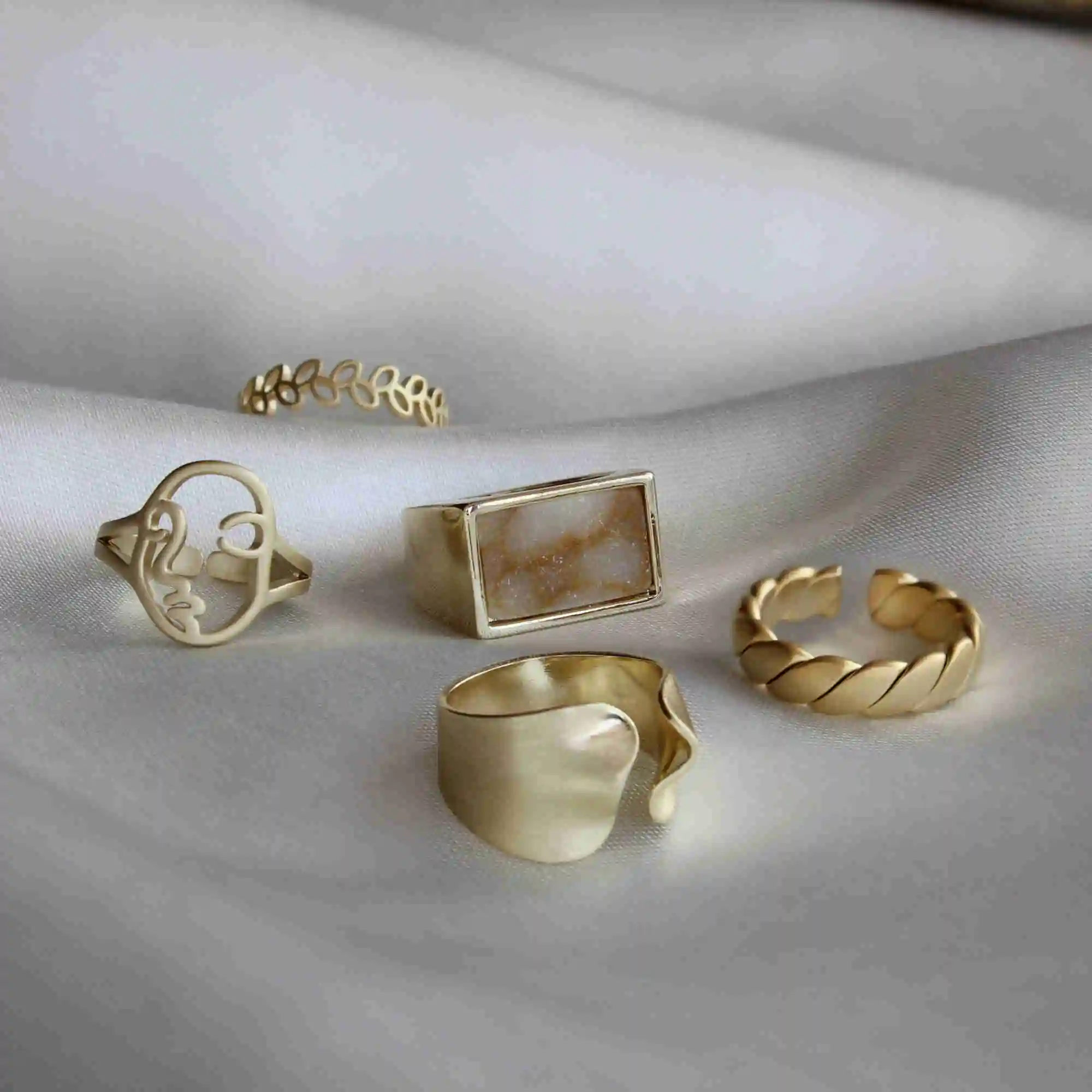 

Кольцо на указательный палец женское, регулируемое в стиле ретро