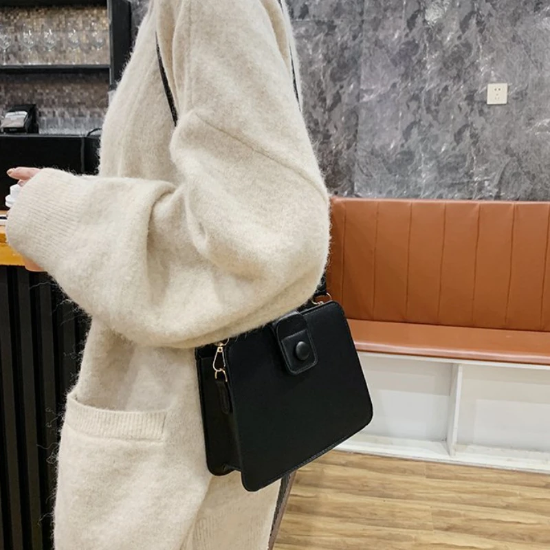 2022 Autumn  Winter New Women Small Square Bags Simple Fashion Contrast Color Shoulder Messenger Bag All-match