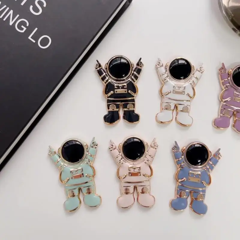 

Mobile Phone Holder Astronaut Electroplated Lazy Desktop Support For Phone Astronaut Ring Three-dimensional Multifunction Stand