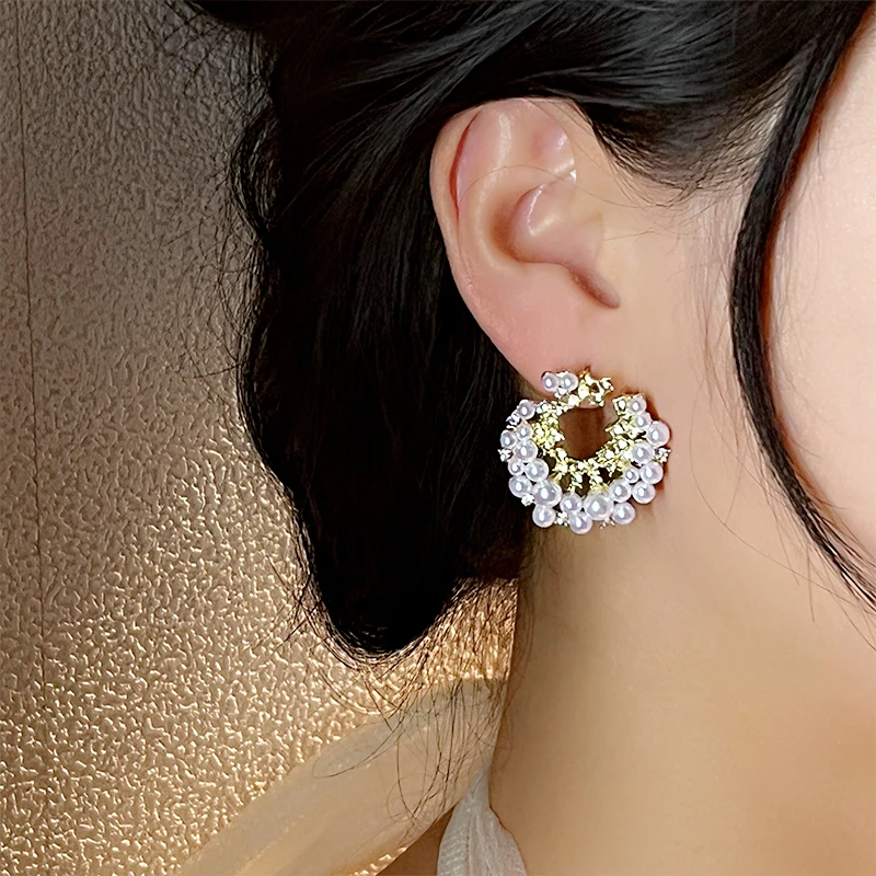 

Fashion white crescent pearl earrings earrings for women designed style simple Minimalism earring