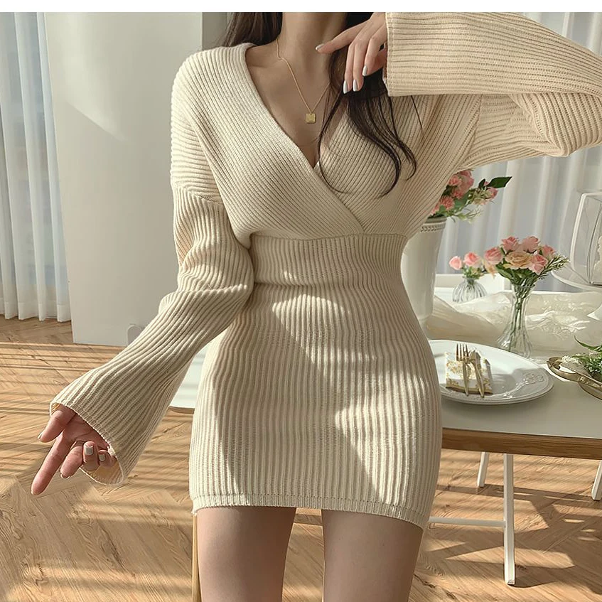 

Make Korea chic small sexy v-neck cross figure with off-the-shoulder cultivate one's morality package buttocks long-sleeved swea