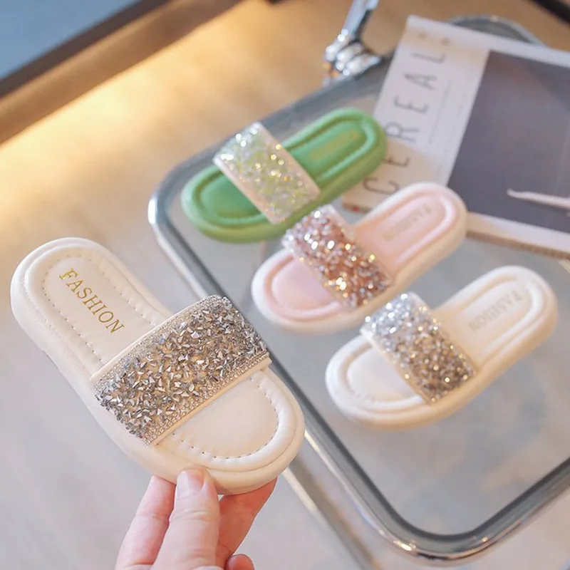 

Summer Bling Girls Fashion Slippers Crystal Barefoot Beach Shoes For Children Princess Soft Anti Slip Outdoor Kids Slippers
