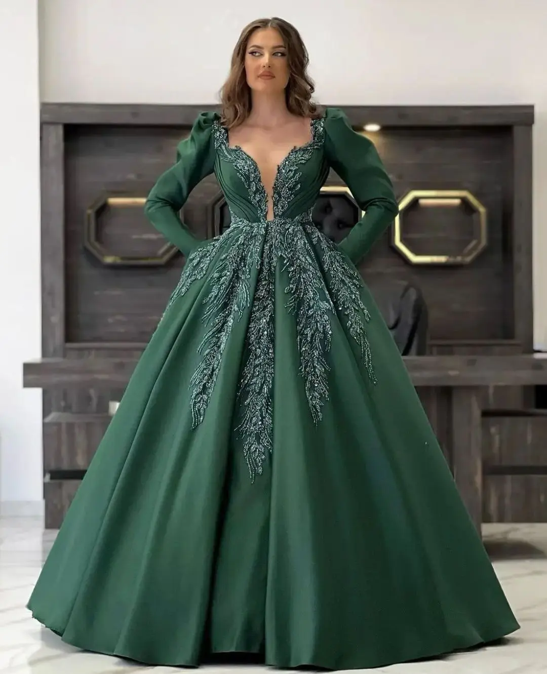 

Женское вечернее платье с длинным рукавом и V-образным вырезом