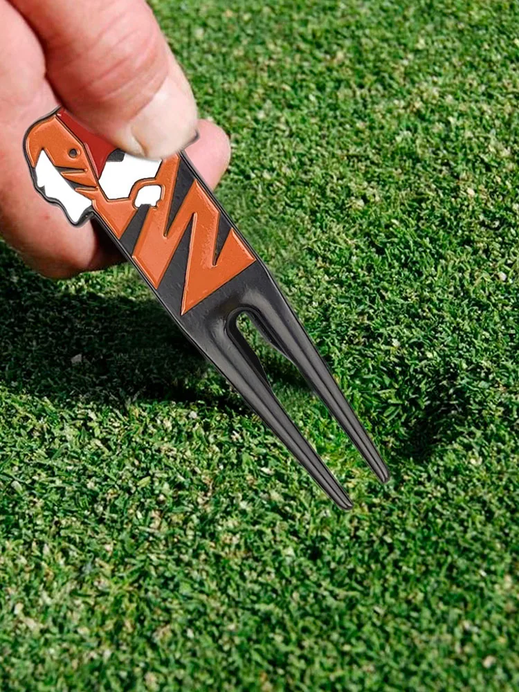 

Инструмент для ремонта Tiger Divot | Вилка для гольфа с маленьким тигровым мячом | Устойчивая к царапинам искусственная кожа, творческий стиль