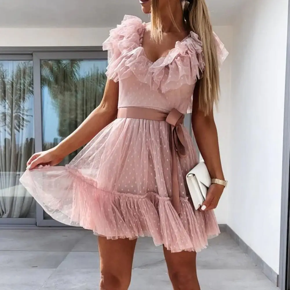 

Платье-мини ТРАПЕЦИЕВИДНОЕ с глубоким V-образным вырезом и принтом в горошек