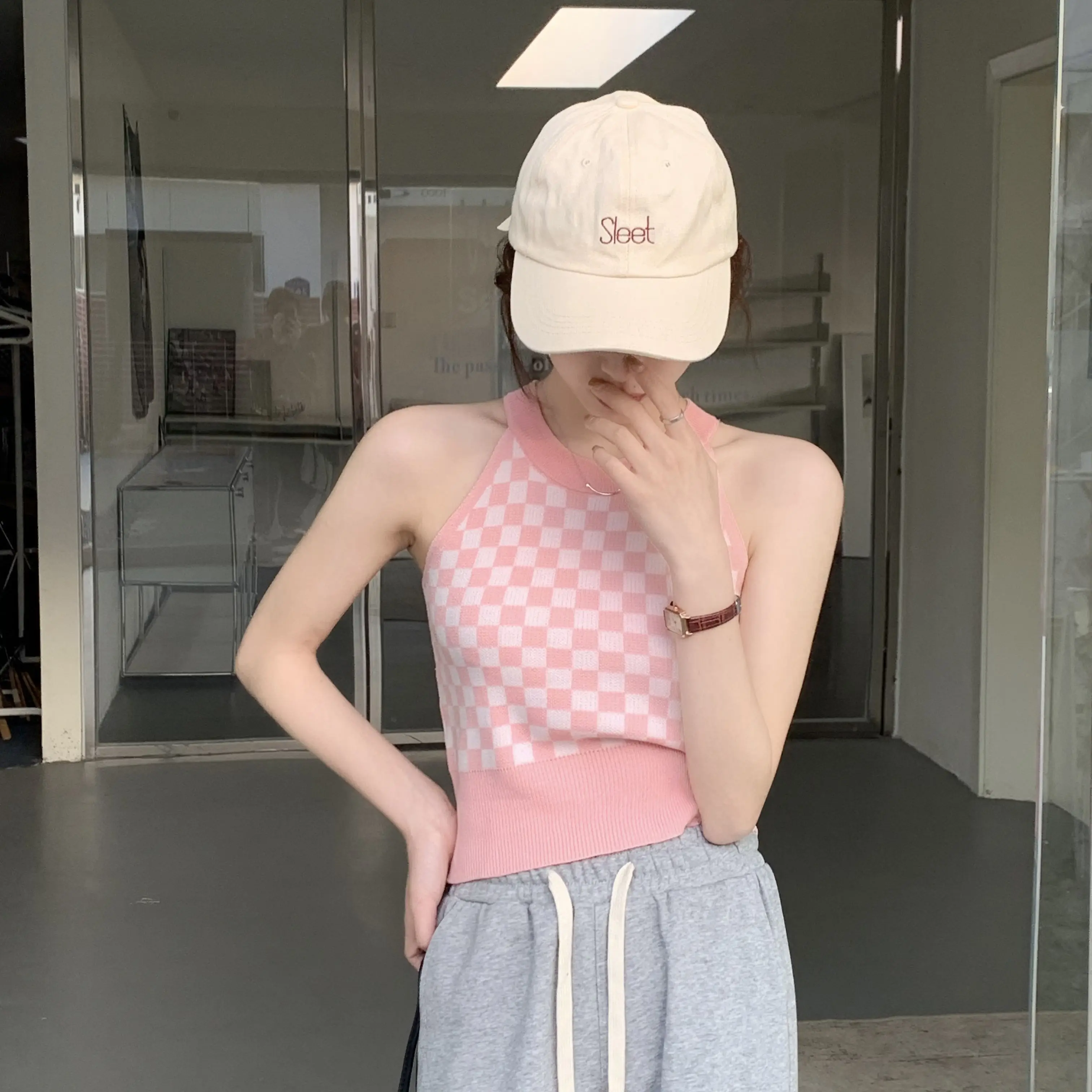 Женская Трикотажная майка с круглым вырезом без рукавов |