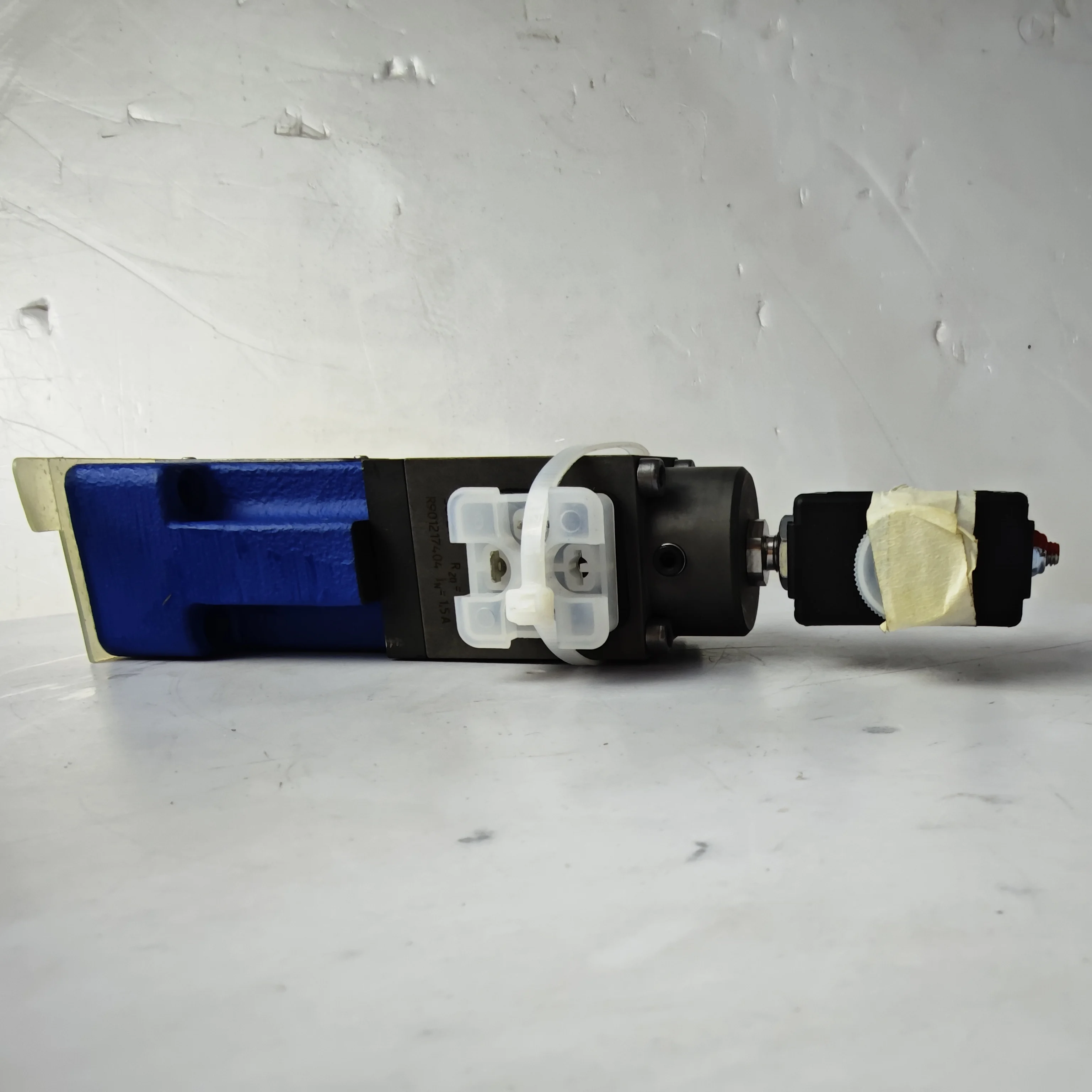 Rex roth 2FRE6B-2X/25QK4MV Пропорциональный клапан регулирования расхода Новое состояние R