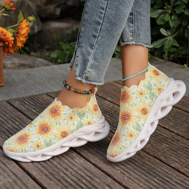 Новинка 2024 легкая сетчатая дышащая спортивная обувь на толстой подошве женские