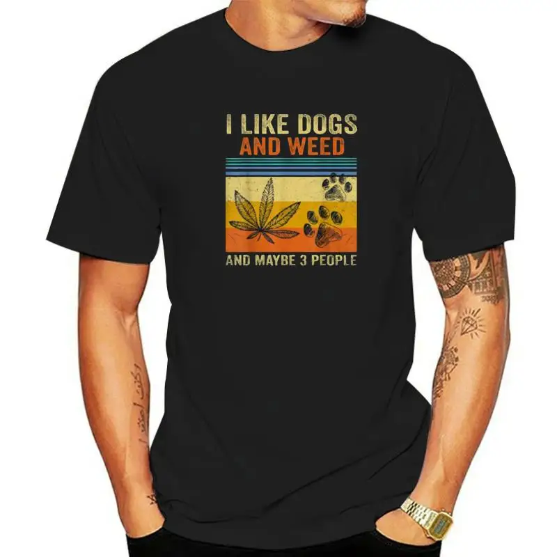 

Мне нравится трава, моя собака и, возможно, футболка для 3 человек