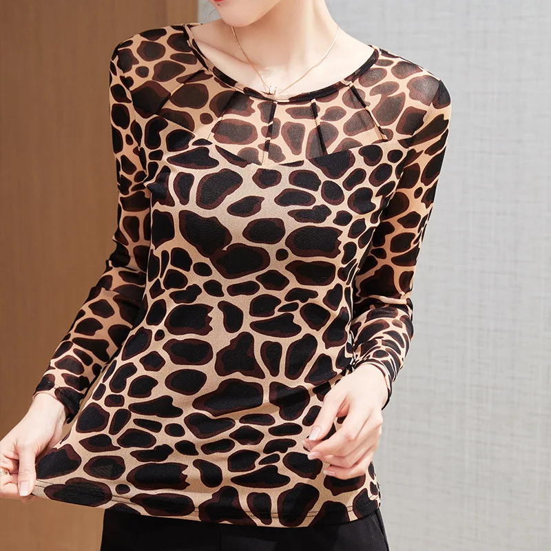 Женская футболка с длинным рукавом стрейчевая рубашка леопардовым принтом