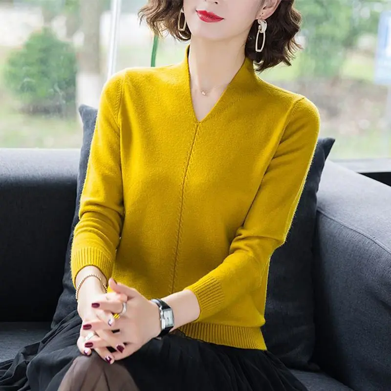 

Женский вязаный пуловер с V-образным вырезом и длинным рукавом