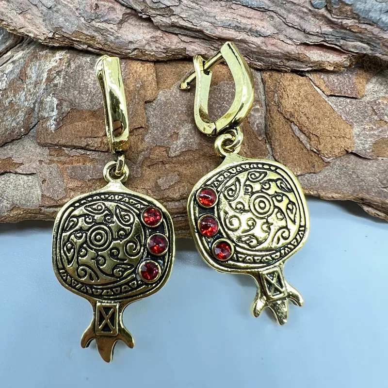 

Pomegranate Gold Earrings Female European and American Trendy Retro Ear Jewelry Exaggerated Personality Medium and Long Earrings