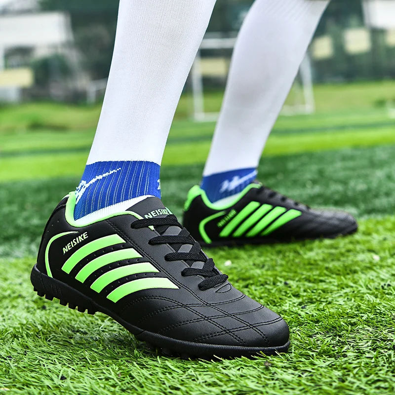 Cheap Soccer Shoes For Men Adult Kids Turf Soccer Cleats Sneakers Grass Training Football Shoes Men Professional Futsal Sneakers
