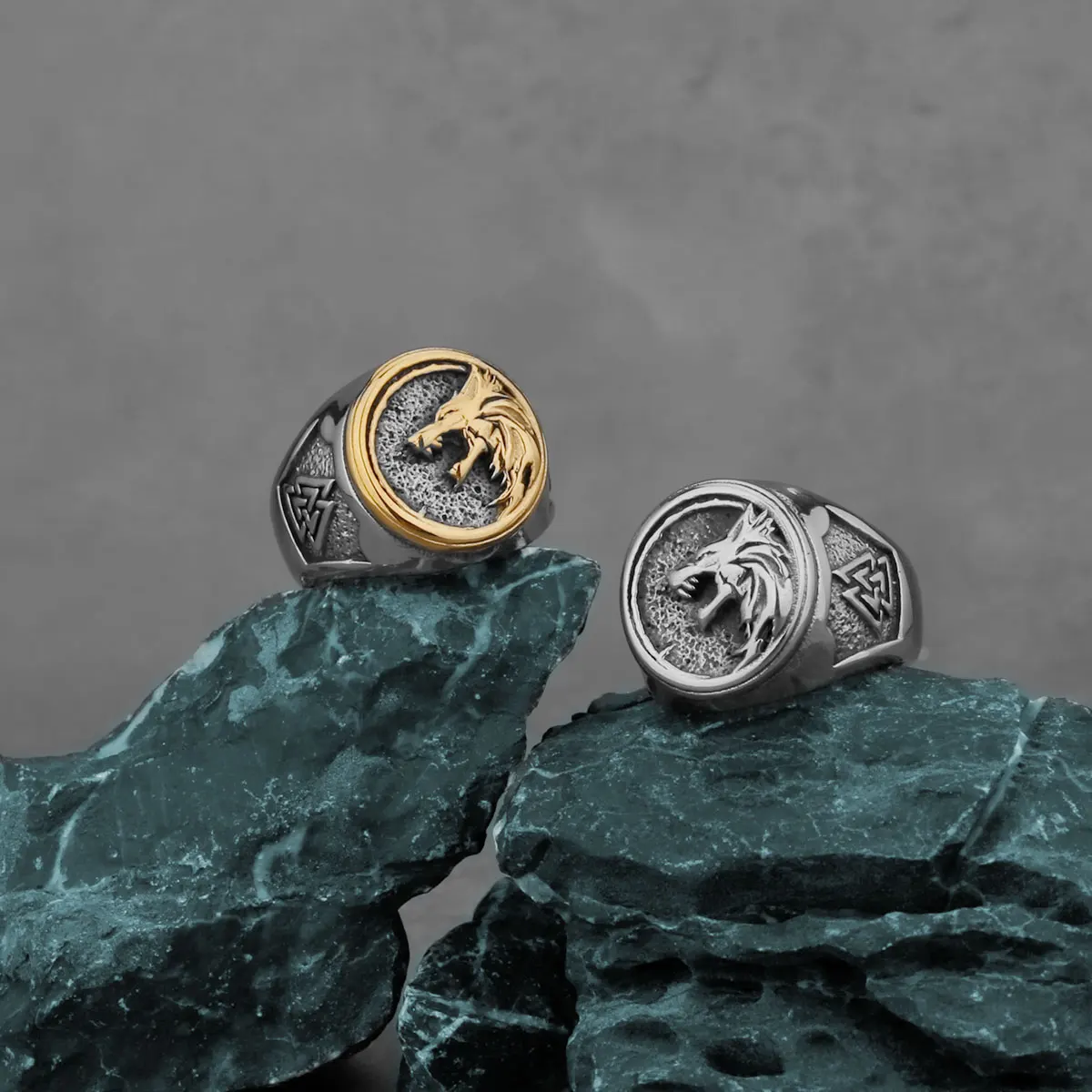 

Stainless Steel Viking Wolf Head Ring Men's Hunting Game Hunter Wolf Claw Mixed Gold Ring Nordic Wolf Jewelry Wholesale