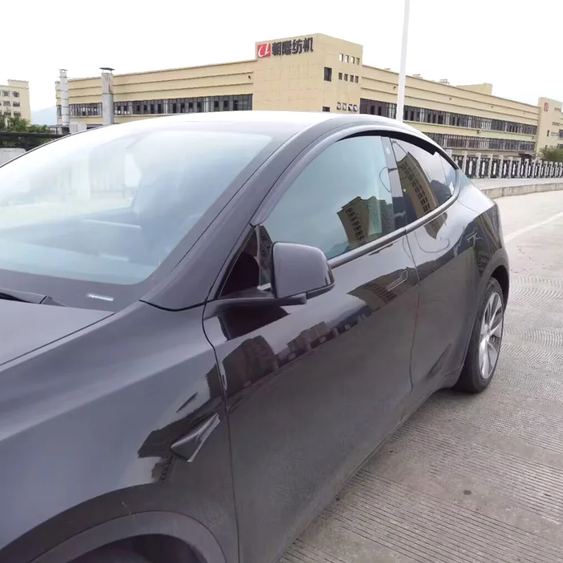 

Экран от солнца и дождя для Tesla Model Y