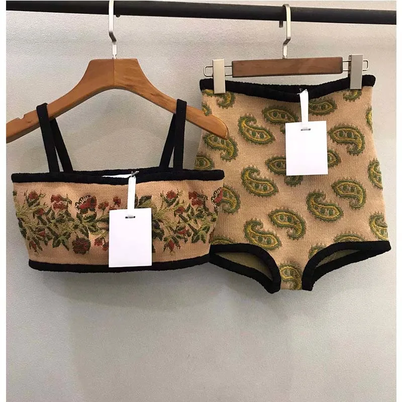 

22 Summer Knitted Underwear Set Women Runway Designer Embroidery Sexy Camisole Tube Top High Quality High Waist Vintage Shorts
