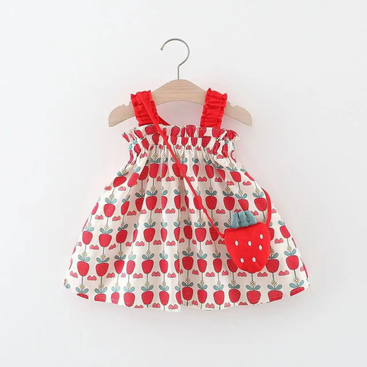 

1562 летних девушек в 2023 году, новая детская юбка принцессы с принтом клубники с подтяжками.