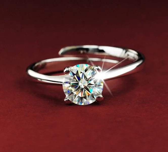 

Женское классическое кольцо из серебра 925 пробы с бриллиантами с четырьмя крапанами