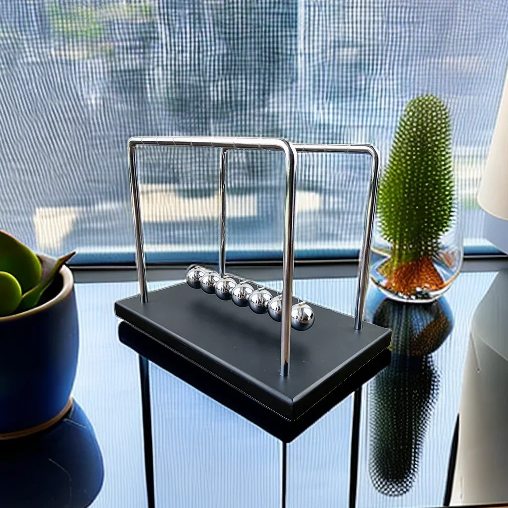 Механический маятниковый шар Ньютона из дерева