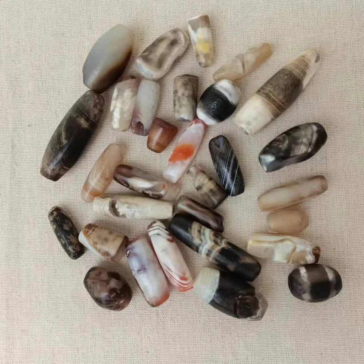 30pcs/lot dzi bead millennium weathered milk skin old agate natural precious accessories gem jewelry folk-custom wholesale taki
30pcs/lot dzi bead millennium weathered milk skin old agate natural precious accessories gem jewelry folk-custom wholesale taki