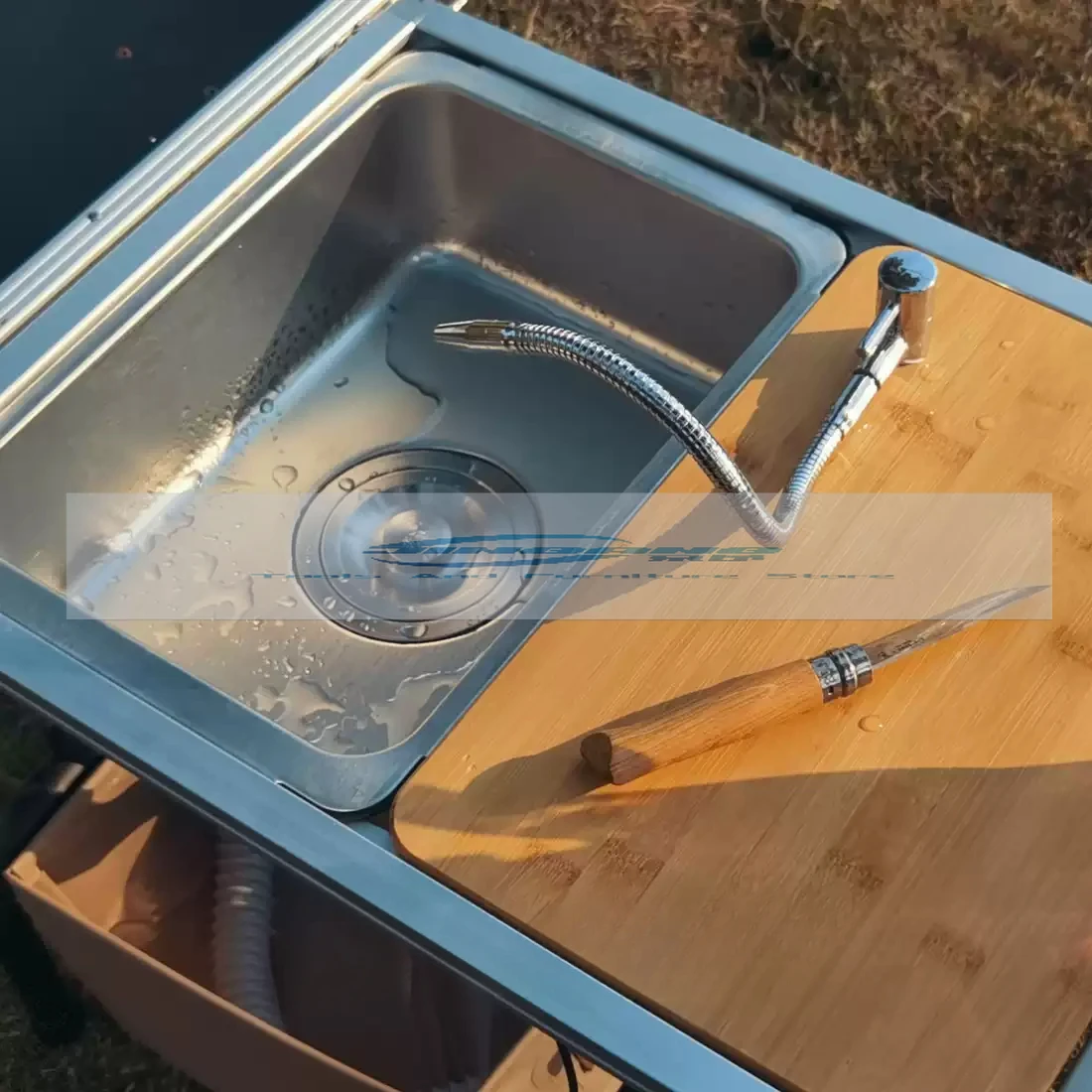 Jiansen Outdoor Igt Campingtafel Keuken Zebra Eén eenheid Gootsteenmodule Комбинированный фургон Wastafel Zwembad Sneeuwpiek