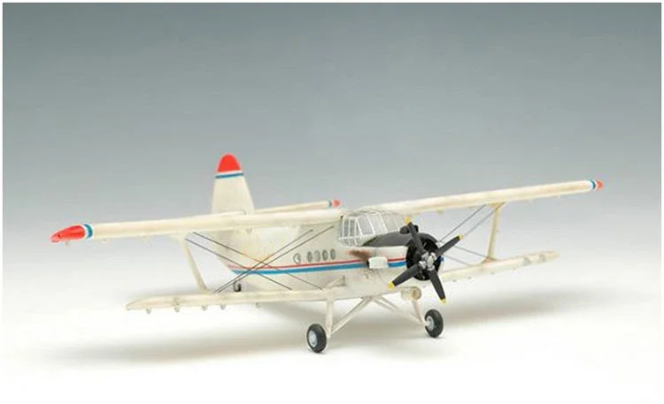 Сборная модель самолета Trumpeter 01602