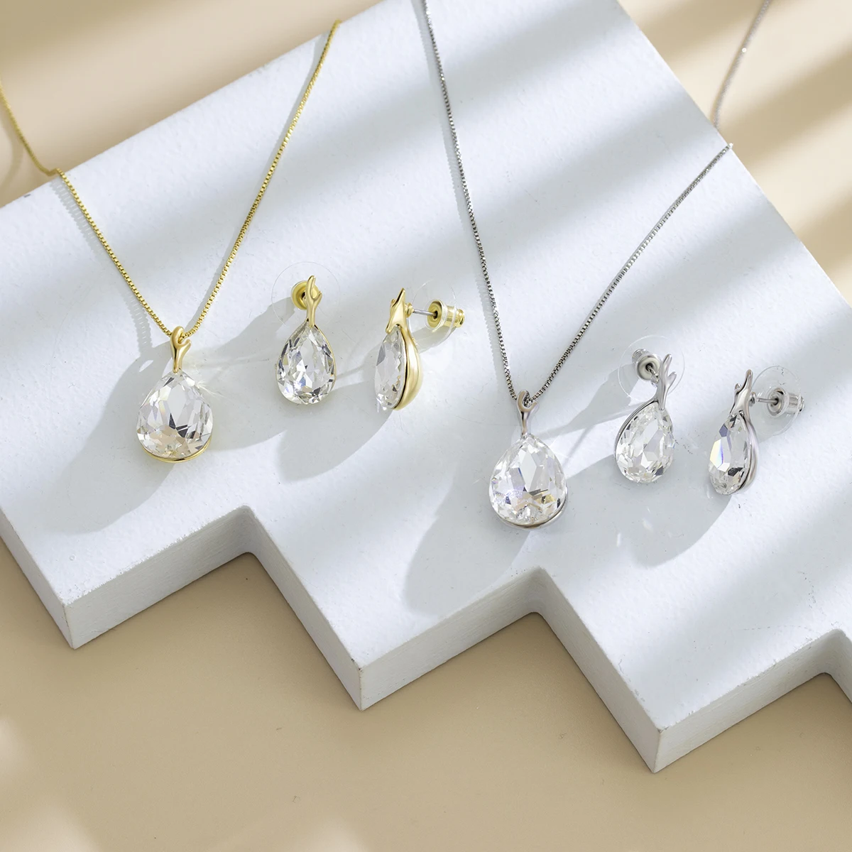 

Женский Свадебный комплект из колье и серёг