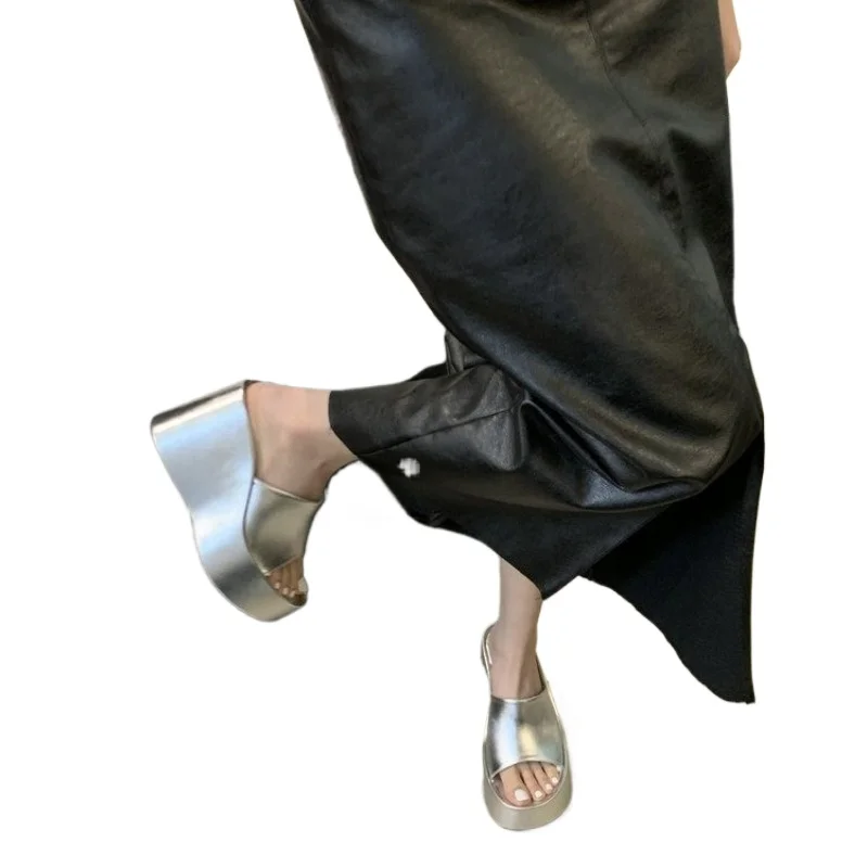 Женские босоножки на танкетке 5-8 см