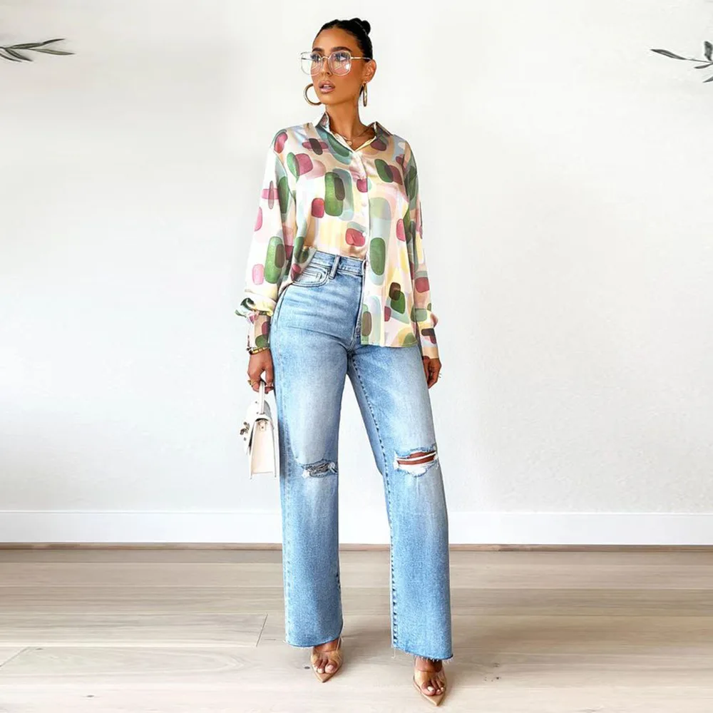 

Женская блузка с длинным рукавом и отложным воротником