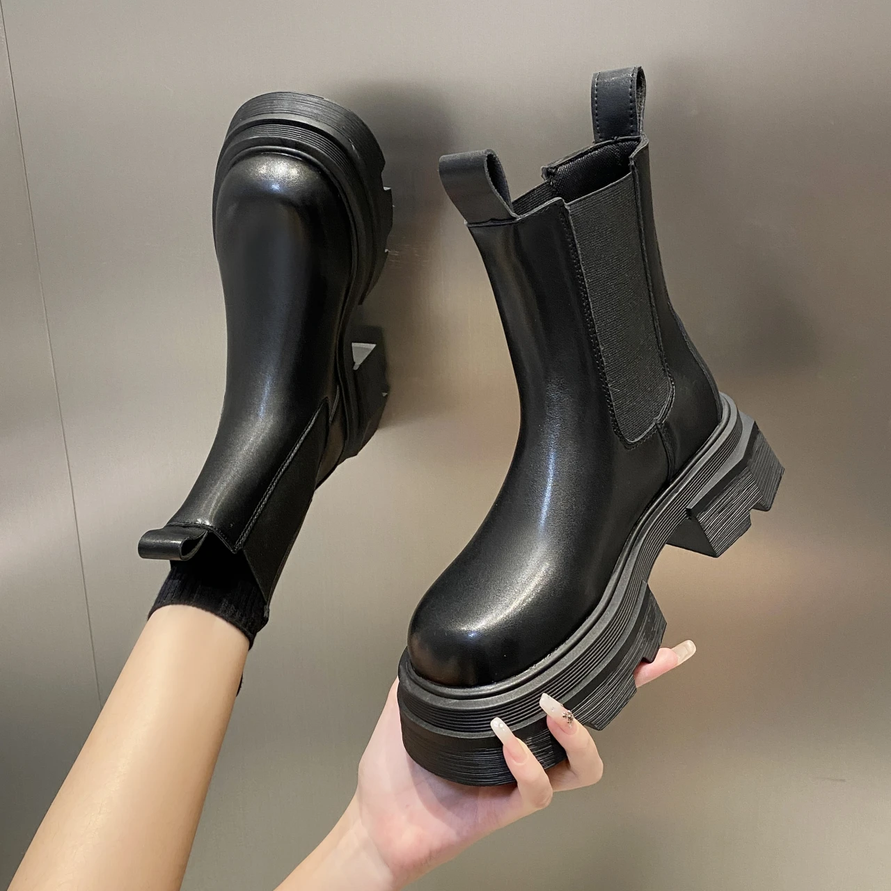 

2023 New Solid Color Martin Boots Waterproof Non-slip Warm Short Boots Women's Fashion Casual High-quality Women's Boots