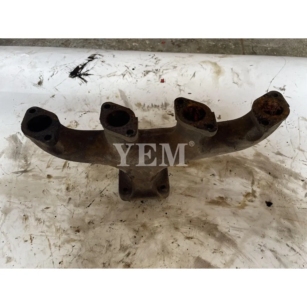 Запчасти для дизельных двигателей Kubota V1100 выпускной коллектор.