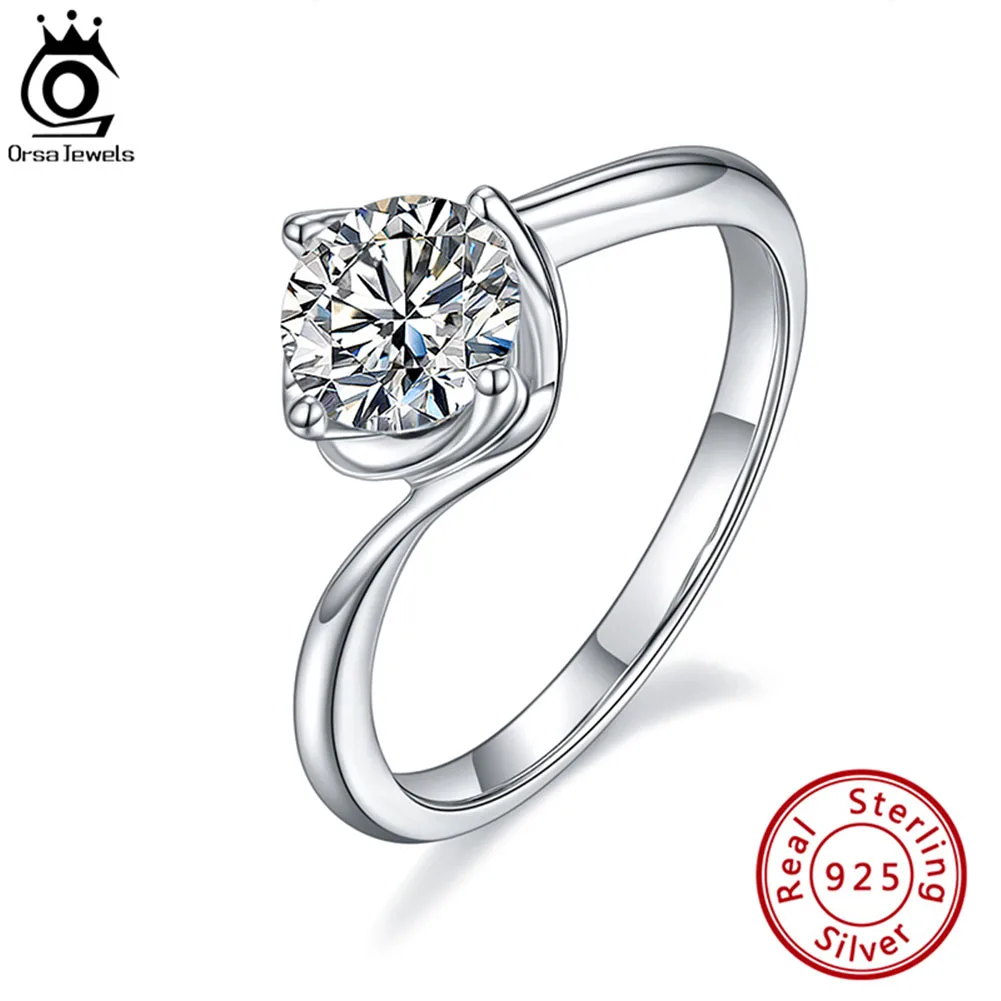

ORSA JEWELS S925 Silver Classic 1.0ct Round Cut D Color VVS Moissanite Diamond Wedding Engagement Ring Jewelry for Women SMR83