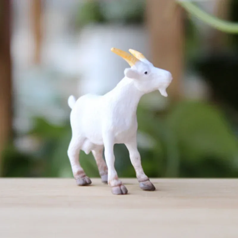 

Миниатюра козы из полимера