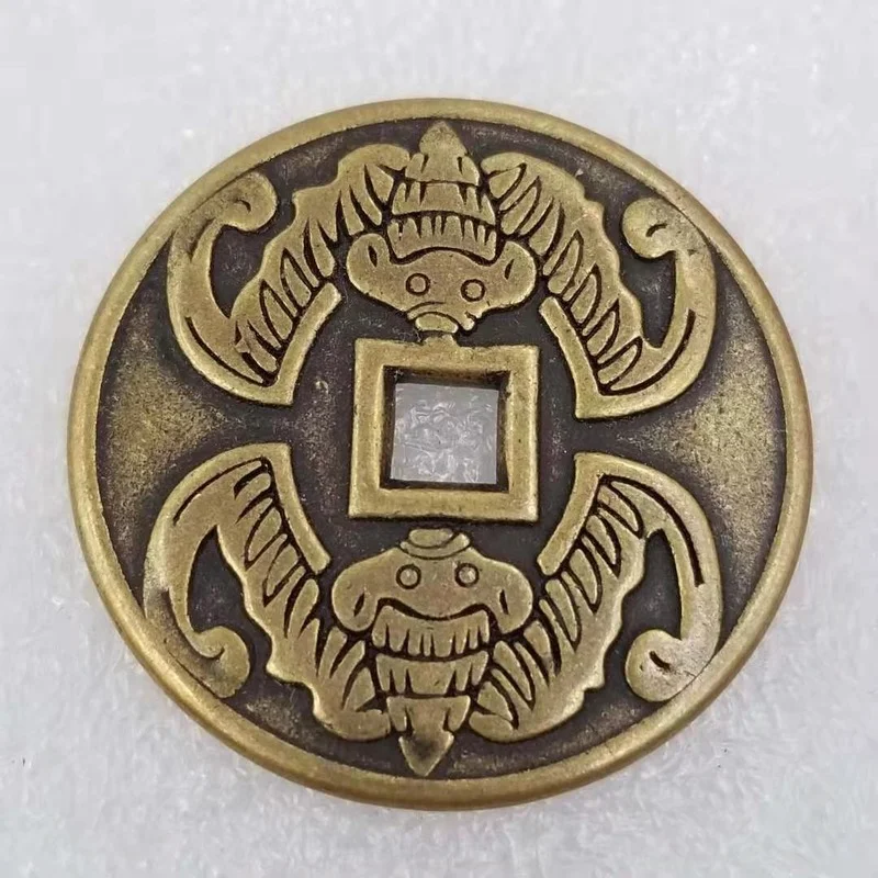 

Старинные ремесла утолщенные латунные деньги, чтобы тратить деньги