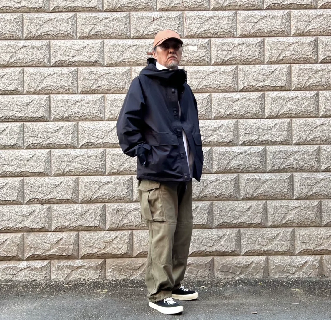 Водонепроницаемая ламинированная куртка с капюшоном для прогулочных