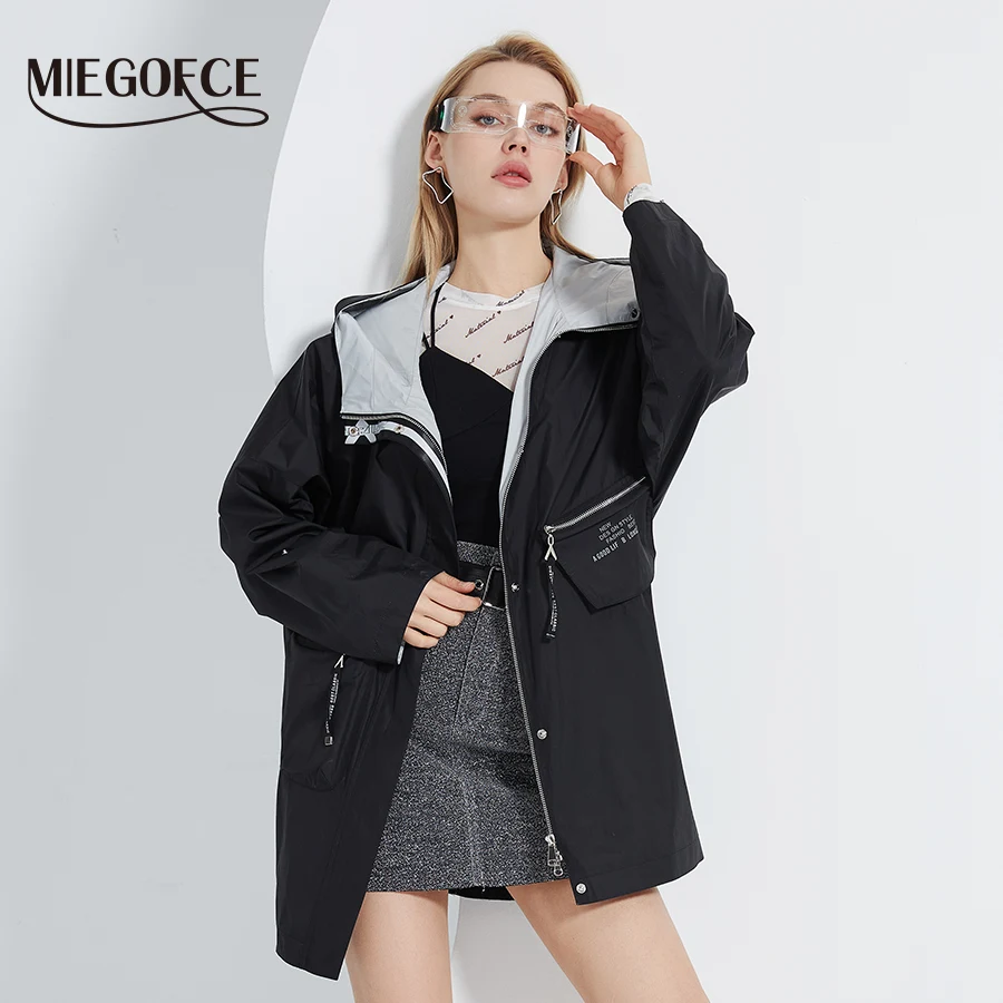MIEGOFCE 2022 Весна-осень новая мода женский тренч средней длины с капюшоном и надписью