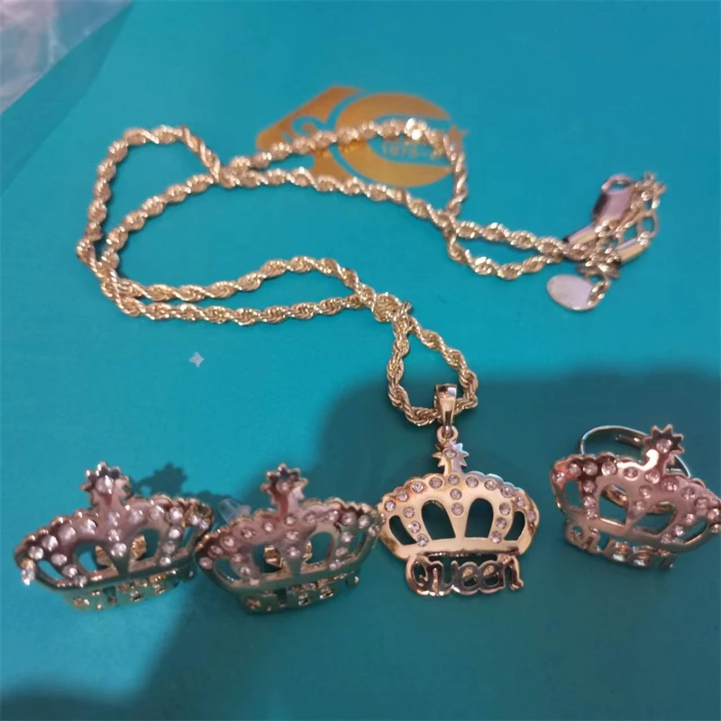 

Кольцо женское, из сплава, с инкрустацией в европейском и американском стиле