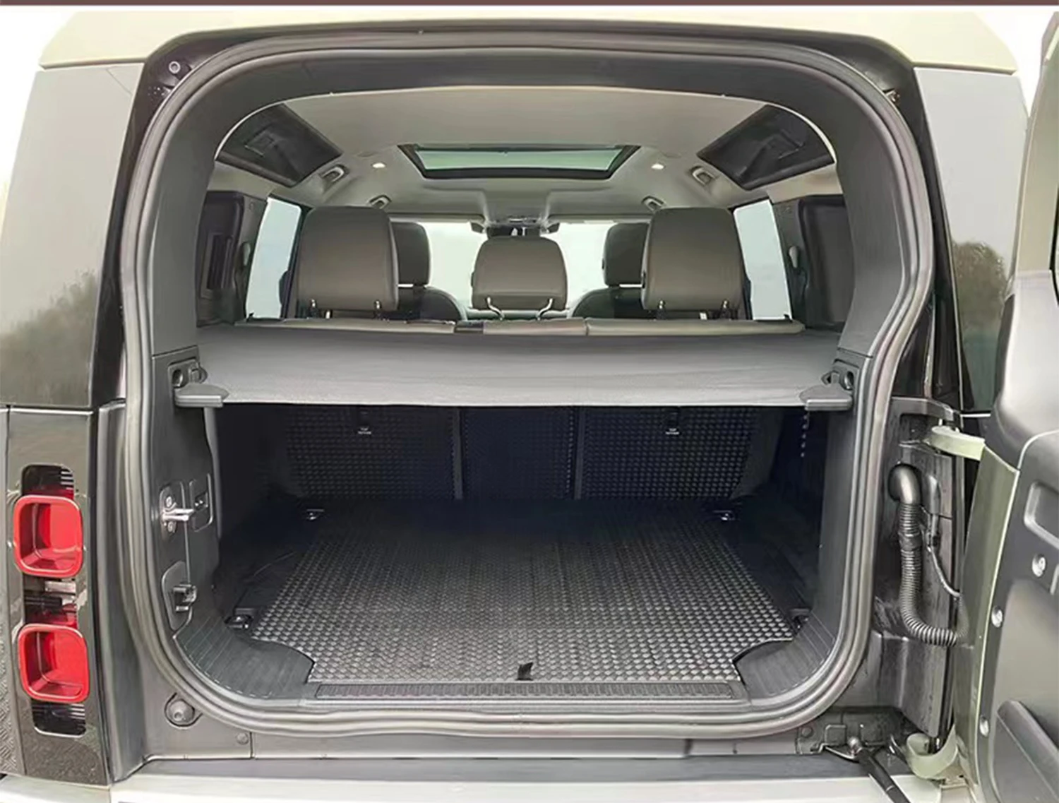 

Для Land Rover Defender 90 110 130 2020-2025 автомобильный выдвижной чехол для багажника черный задний козырек багажника защитная крышка 1 компл.