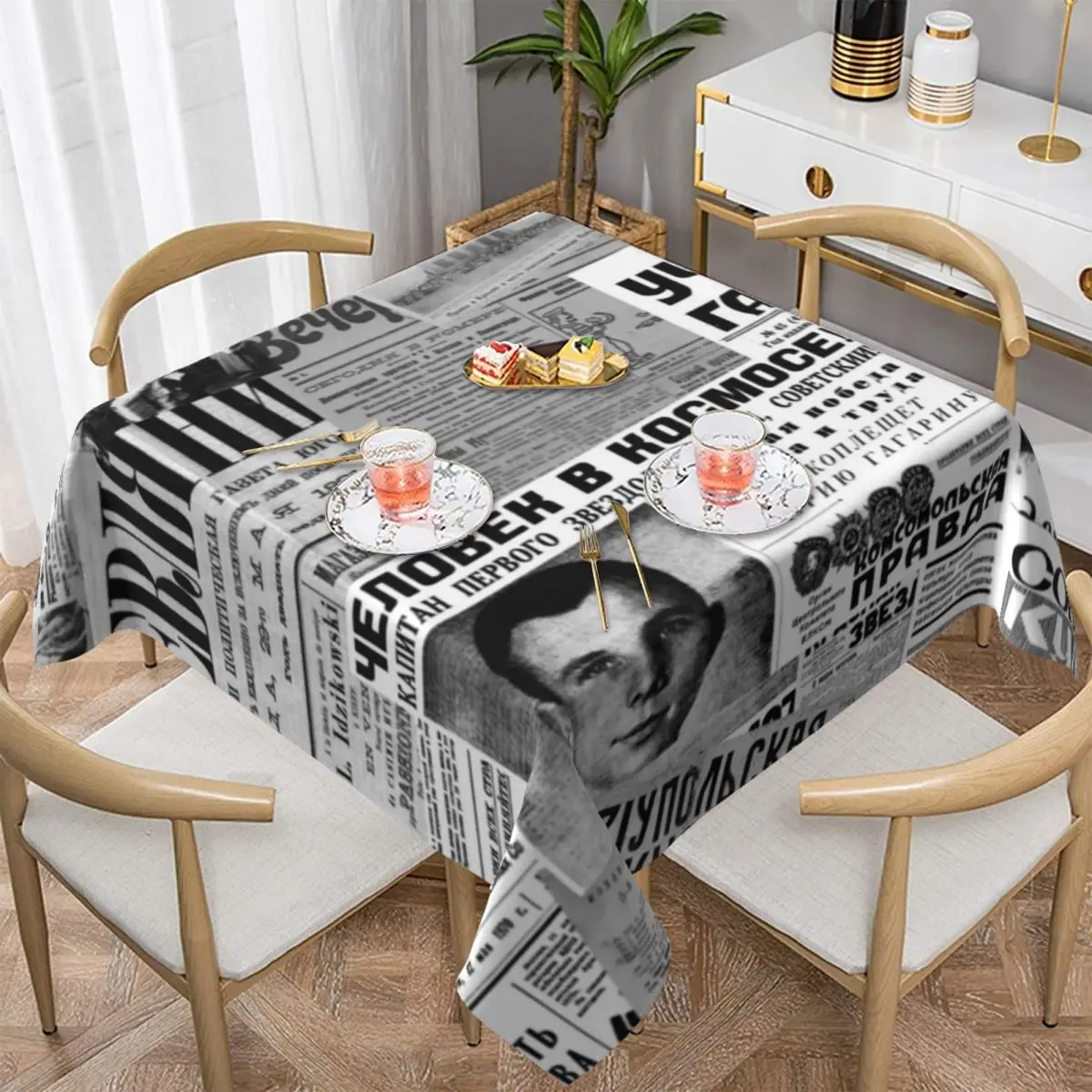 

Скатерть из полиэстера с принтом для русских газет и коллажей